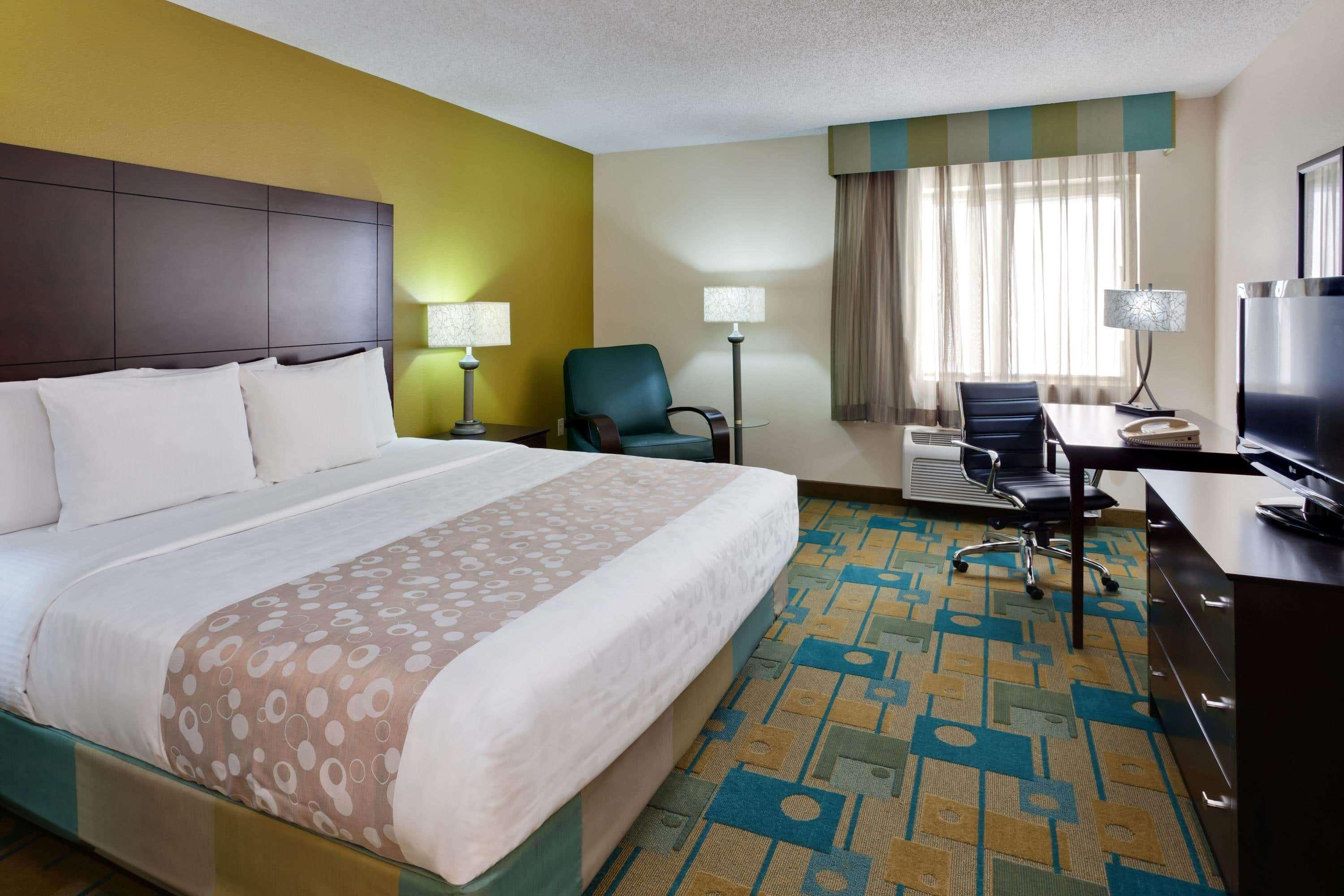 La Quinta By Wyndham Plattsburgh Hotel Bagian luar foto