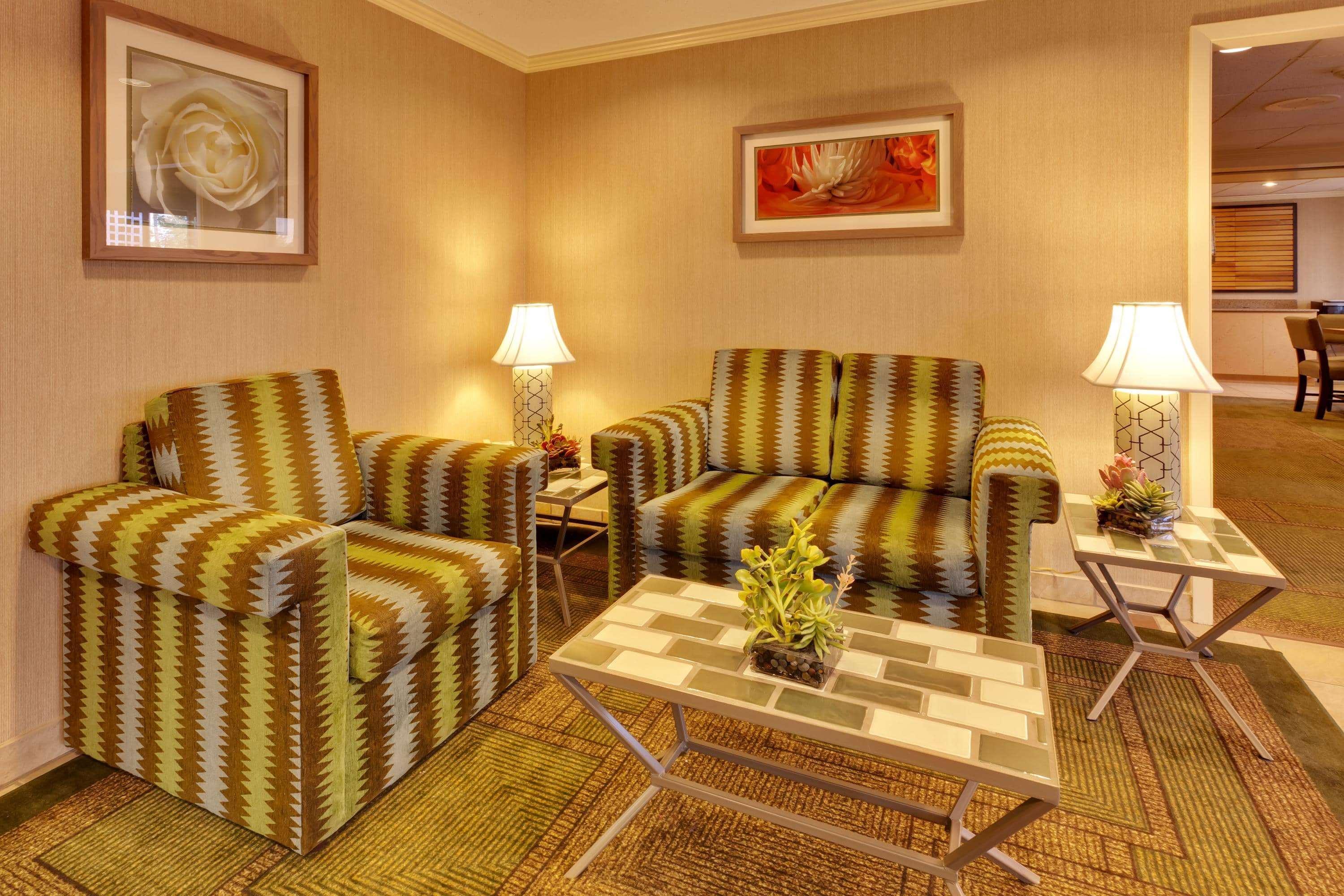 La Quinta By Wyndham Plattsburgh Hotel Bagian luar foto