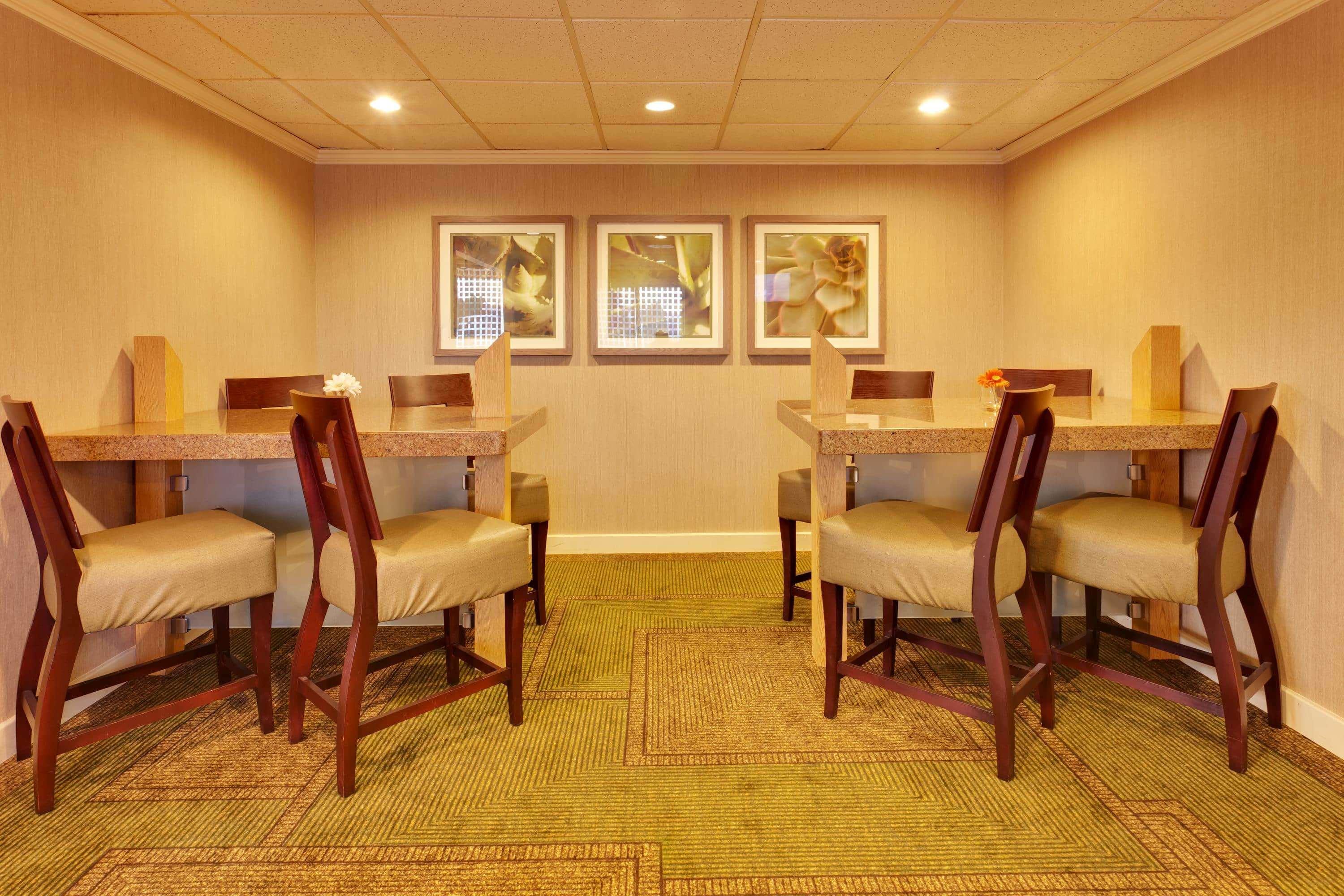 La Quinta By Wyndham Plattsburgh Hotel Bagian luar foto