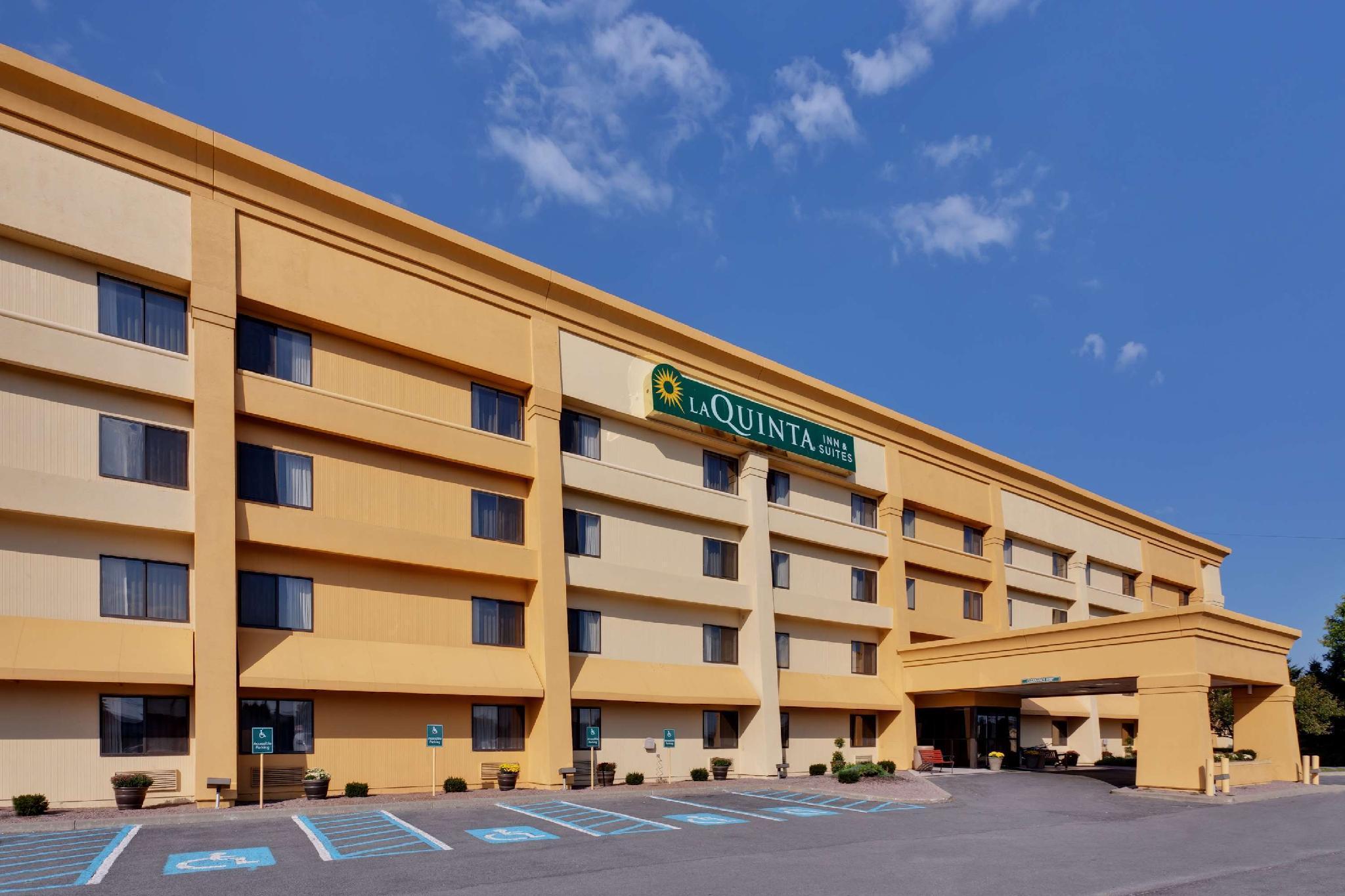 La Quinta By Wyndham Plattsburgh Hotel Bagian luar foto
