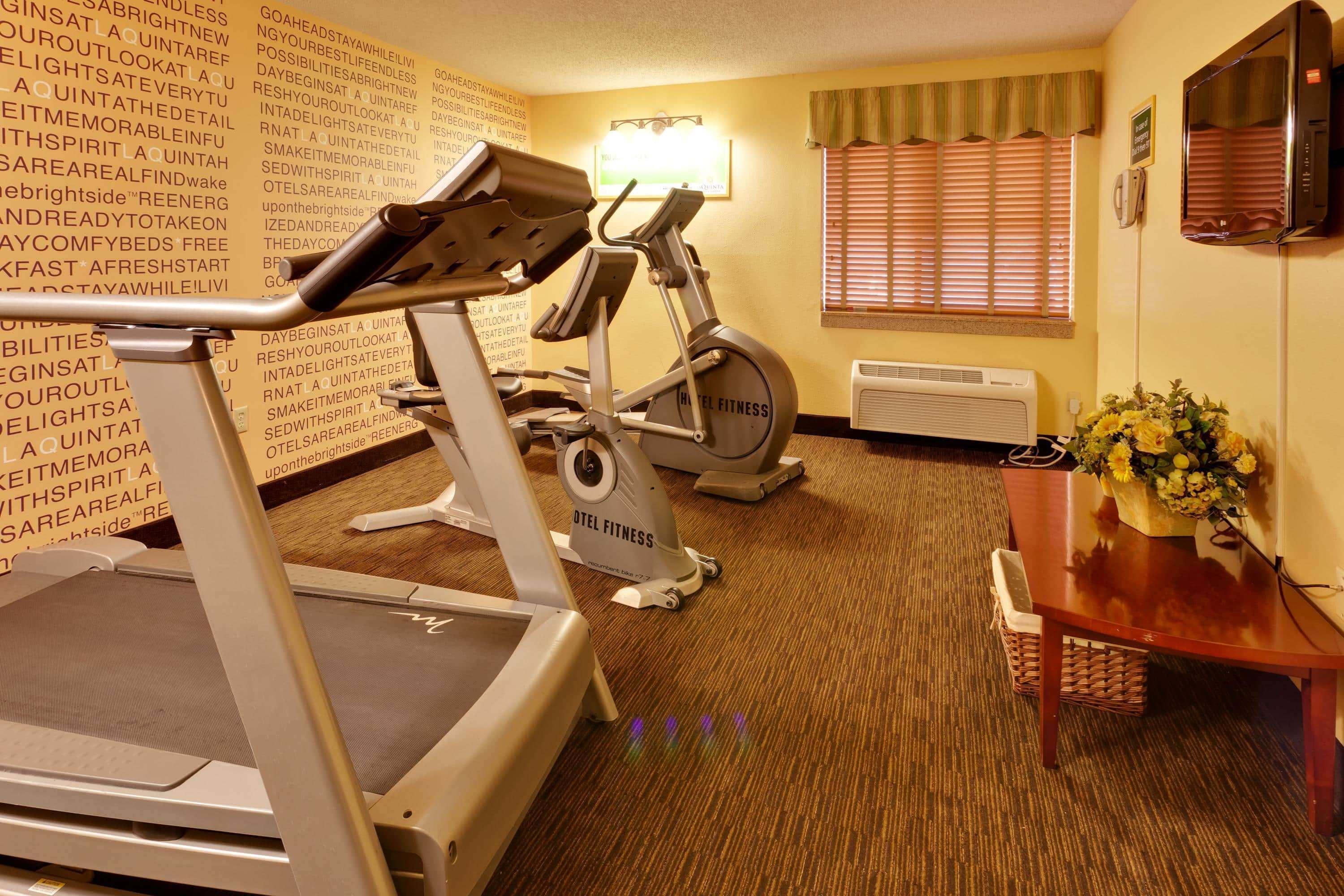 La Quinta By Wyndham Plattsburgh Hotel Bagian luar foto