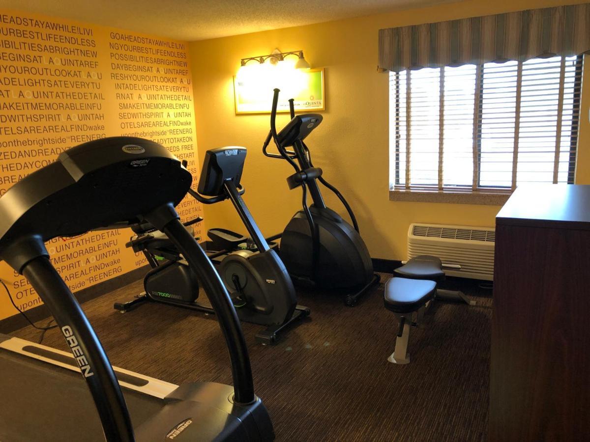 La Quinta By Wyndham Plattsburgh Hotel Bagian luar foto