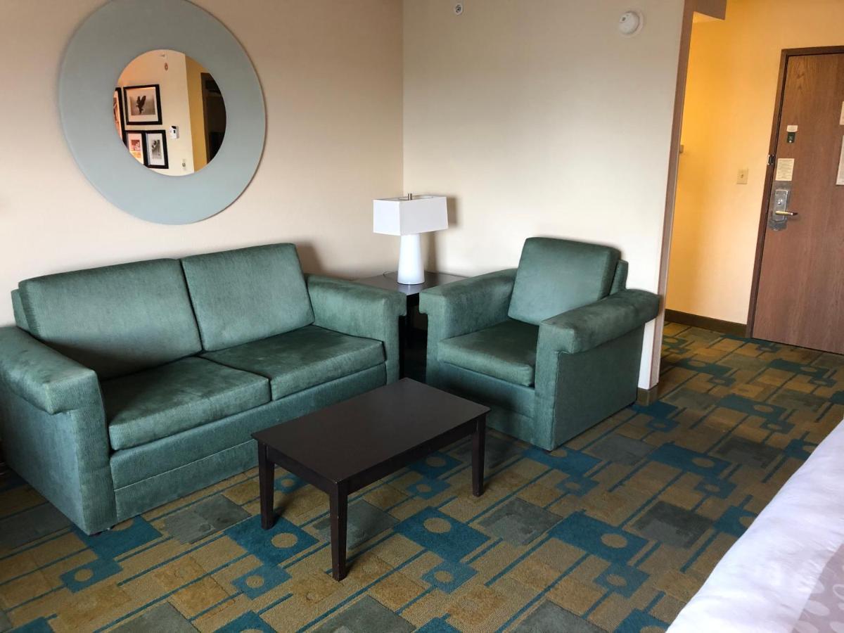 La Quinta By Wyndham Plattsburgh Hotel Bagian luar foto